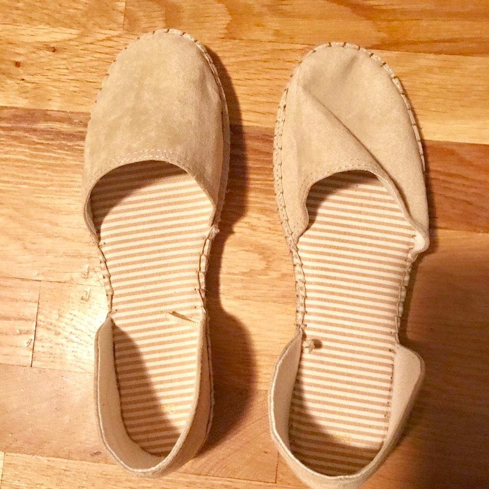 Gap shoes NWOT